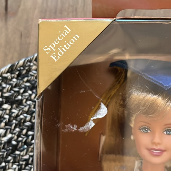 Barbie Millennium Grad Cap and Gown New In Box - Picture 2 of 5